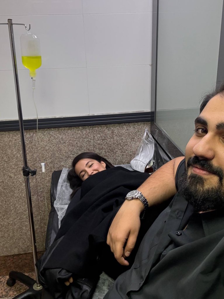 nilufarkarimii tweet media