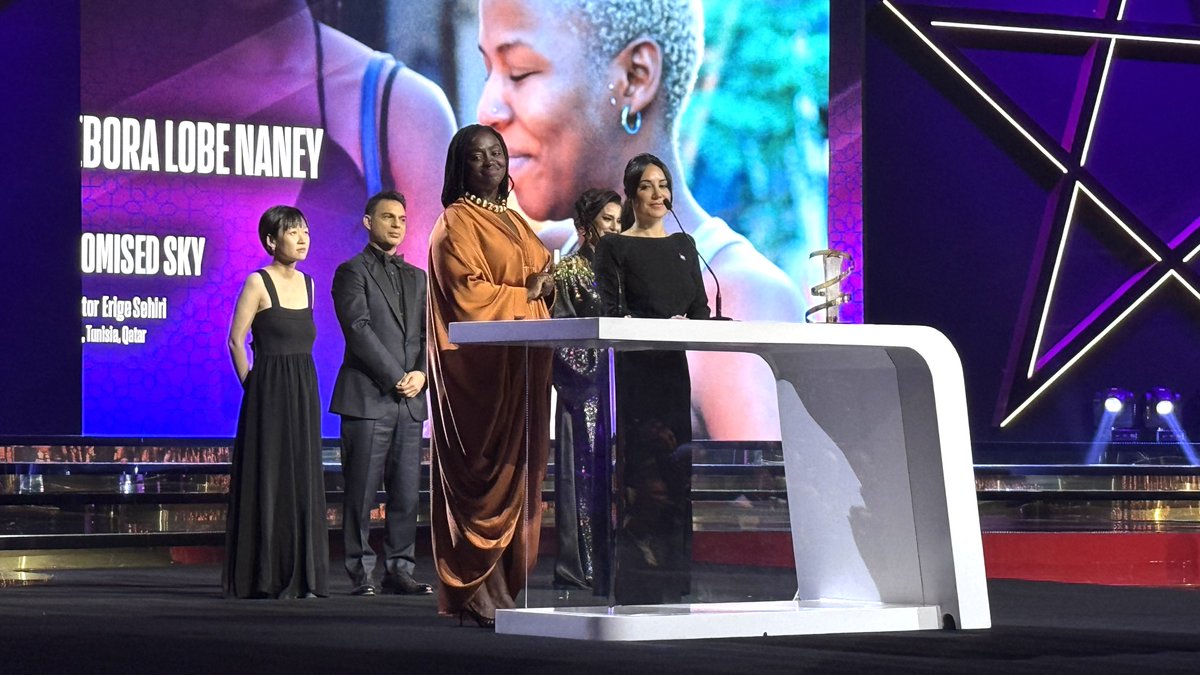 PatrickSimonin's tweet image. Le prix d’interprétation féminine à l’unanimité du jury pour Debora Lobe Naney remis par Aïssa Maïga et la réalisatrice Érige Sehiri pour sa performance dans « Promis le ciel » film soutenu par @tv5monde partenaire du festival du film de Marrakech #Maroc #FIFM