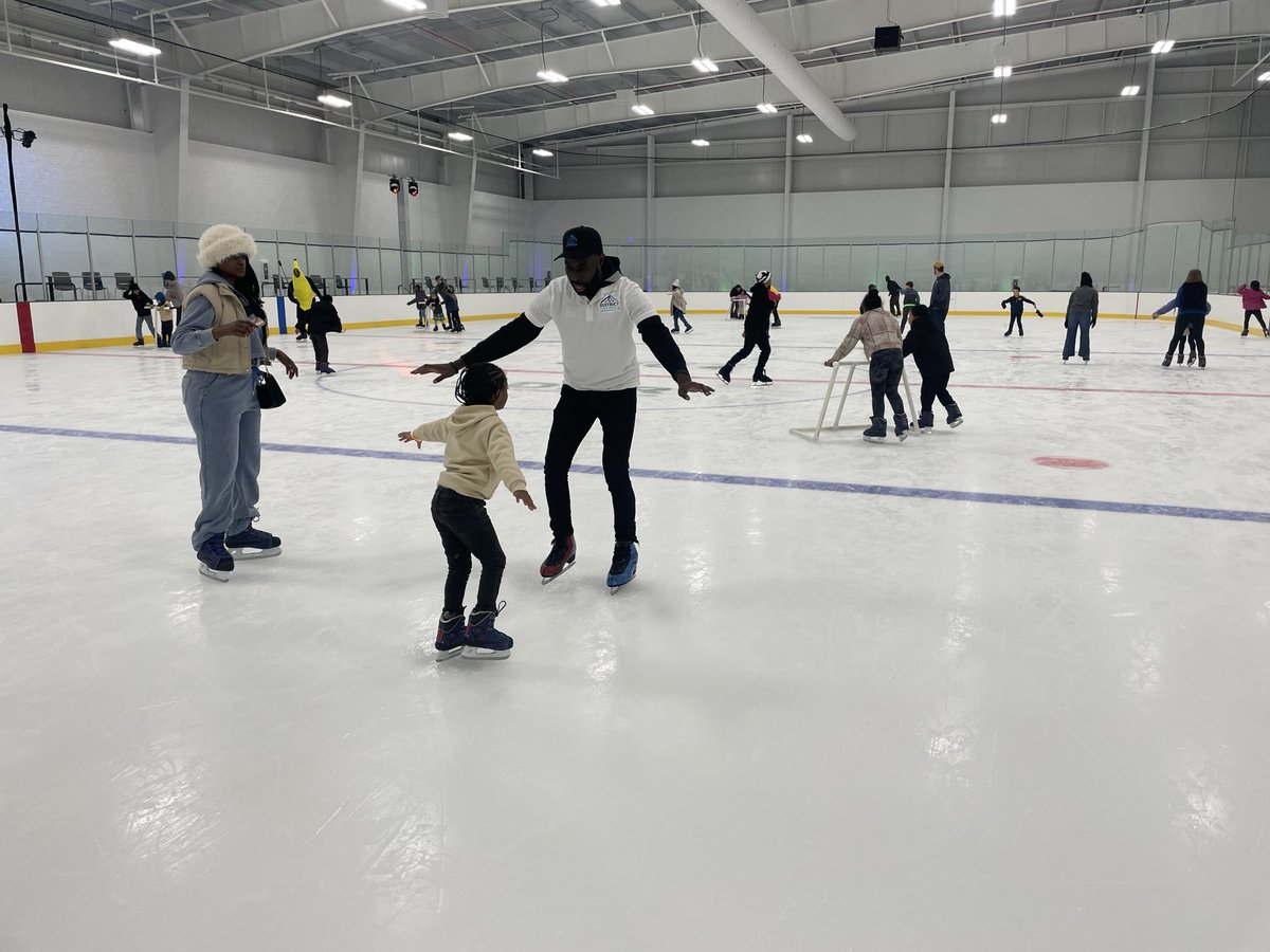 Good things happen #EotR. Fort DuPont ice arena opening today. <a href="/DCDPR/">DC Parks & Recreation #WhereFunHappens</a> community skating lesson.