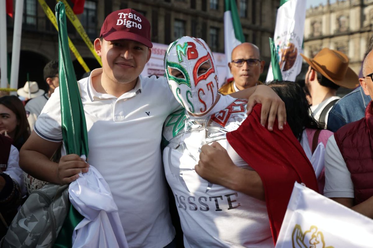 martibatres's tweet image. “Pasamos de un país gobernado por una oligarquía donde los presidentes y el gobierno servían a unos cuantos que se creían dueños de México, a una verdadera democracia donde el gobierno trabaja para todos y todas, pero especialmente para quien más lo necesita”. 

Es por ello que…