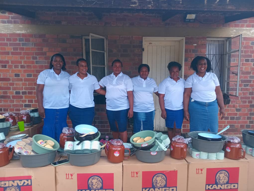 KangoProducts's tweet photo. 🎉 Exciting times for clubs in #Filabusi & #Bulawayo! 🎈 Join us in celebrating empowerment and the festive spirit! Let’s make unforgettable memories together! 🎊 #KangoToThePeople #Empowerment #FestiveSpirit https://t.co/gU2oB17Ngb