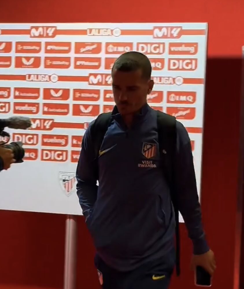 atletiuniverse's tweet image. 💣🚨 BREAKING: Antoine Griezmann has shaved his head!