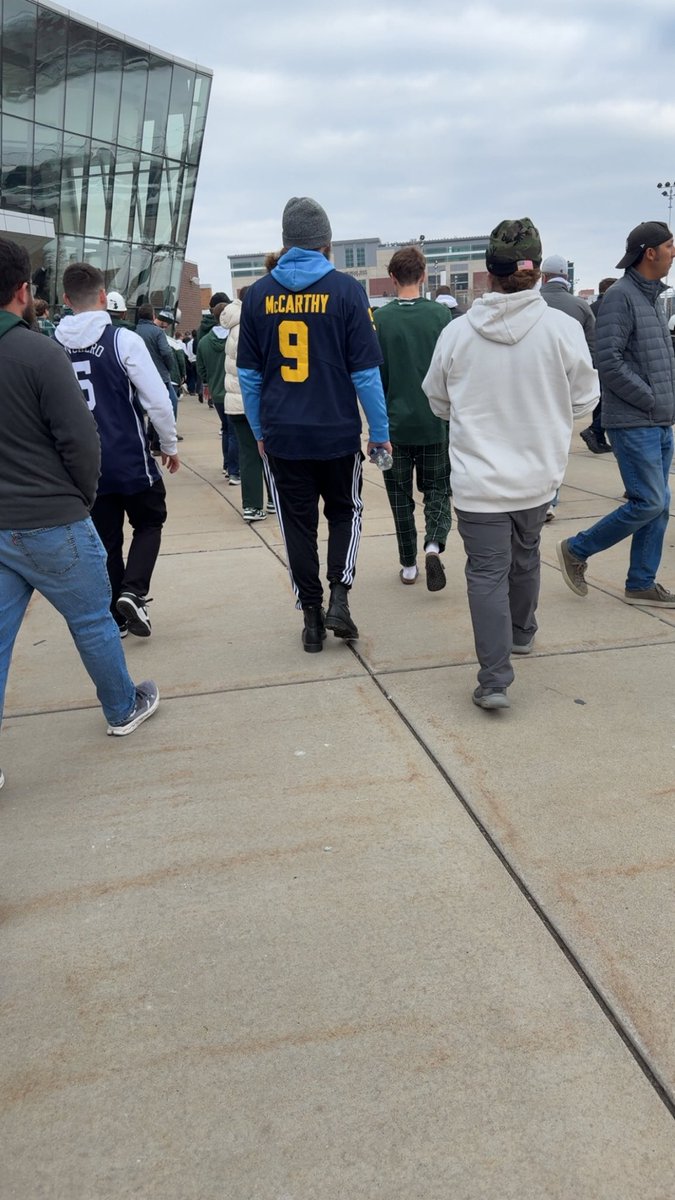 kurtengburner's tweet image. “Yo bro it would be so badass if I went to Duke-MSU and wore my  9 jersey right bro” #SHRINK #GAY