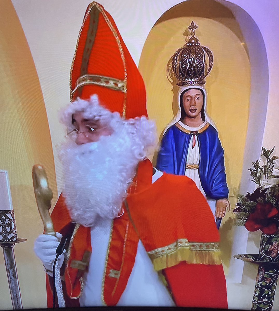 Hl. Nikolaus Bischof von Myra. Hat bereits vor Jahen für Frauenrechte „demonstriert“ und Schluß gemacht mit dem Verkauf v Jungfrauen an miese altr Männer. Folgt heute seinem Beispiel.