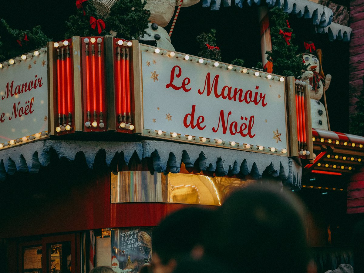 Sadboy_297's tweet photo. Christmas Market pt.2 https://t.co/PBXAdsXEZB