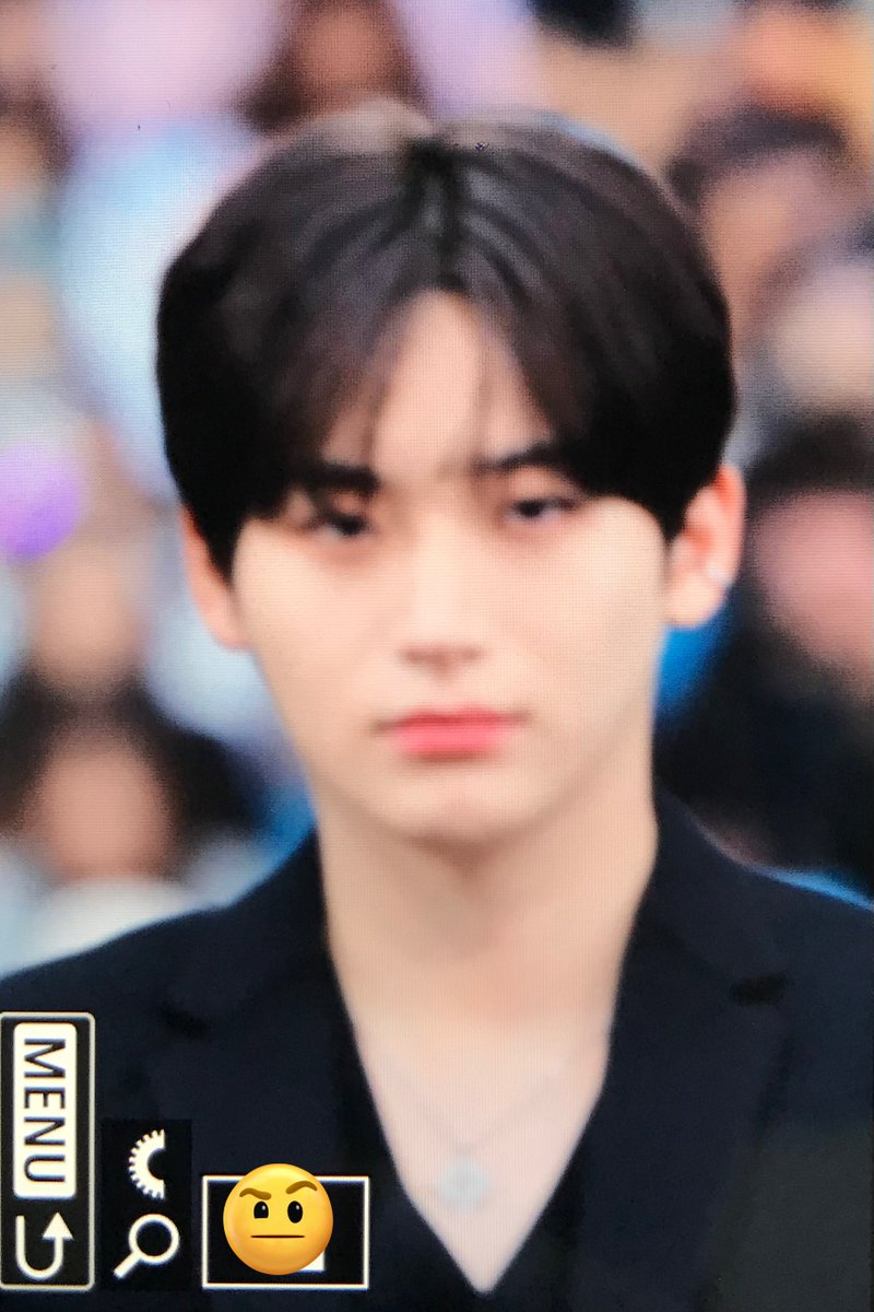 진심 쥰나 앵그리버드인줄 알앗음;; 근데 카메라 개쫄아서 핀나갔움;;;🫨