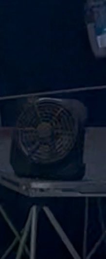 So much invested and they put him on top of a plastic table and plastic chair? Explain. Remember keep far away from him and what is the FAN for Dan? Seems to me it’s not giving you any kind of air conditioning it’s pointed towards where line of shot perhaps 🤔