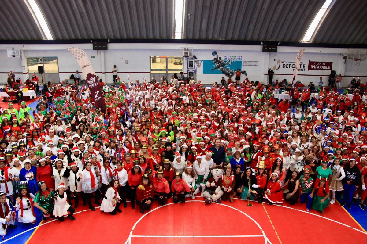 ✨¡Navidad, energía y movimiento!

En el Polideportivo José María Morelos y Pavón, llevamos a cabo el Festival de Activación Física Musicalidad Navideña

Siguiendo la visión del Alcalde <a href="/pepechedrauimx/">Pepe Chedraui 🇲🇽</a>, llevaremos la activación física a diferentes puntos de #LaCapitalImparable🪽