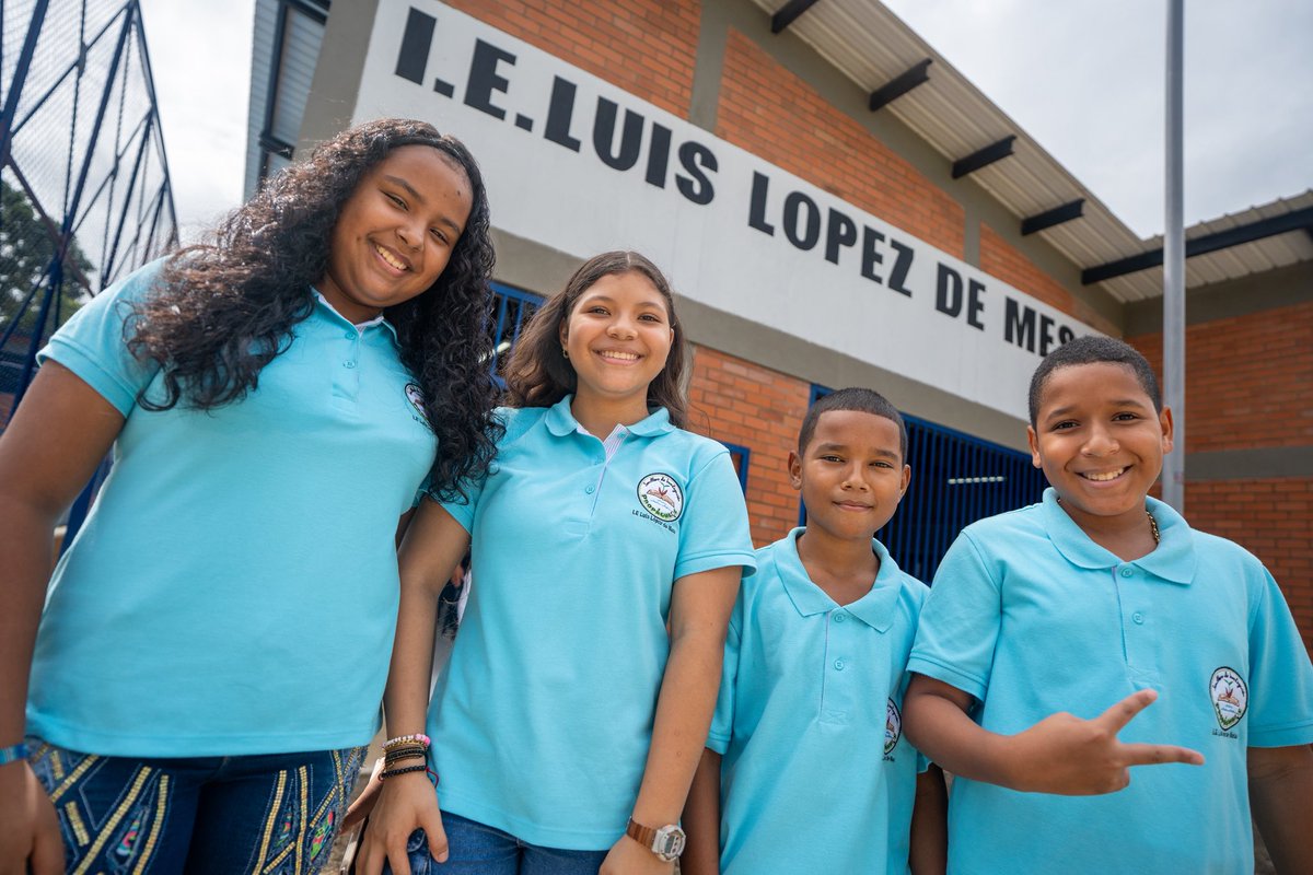 Mineducacion's tweet image. ¡En el gobierno de @petrogustavo le cumplimos al Chocó recuperando un elefante blanco! 🙌

Con un inversión superior a los $13 mil millones entregamos la nueva sede del colegio Luis López de Mesa en Bahía Solano para que más de 500 estudiantes del Pacífico ahora tengan un espacio…