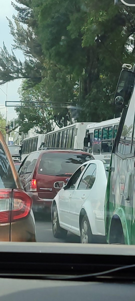 Dónde se sacan los permisos para estacionarse sobre el eje ?<a href="/UCS_GCDMX/">Unidad de Contacto del Secretario SSC CDMX</a> <a href="/OVIALCDMX/">OVIAL_SSCCDMX</a> <a href="/SSC_CDMX/">SSC CDMX</a> <a href="/C5_CDMX/">C5 CDMX</a>