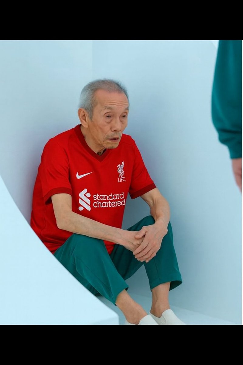 SaintedPaul's tweet photo. @LFC Szoboslai in dressing room thinking why only him has ro carry this weak ass 500+ million pounds team https://t.co/rTJ2WwZ3tY