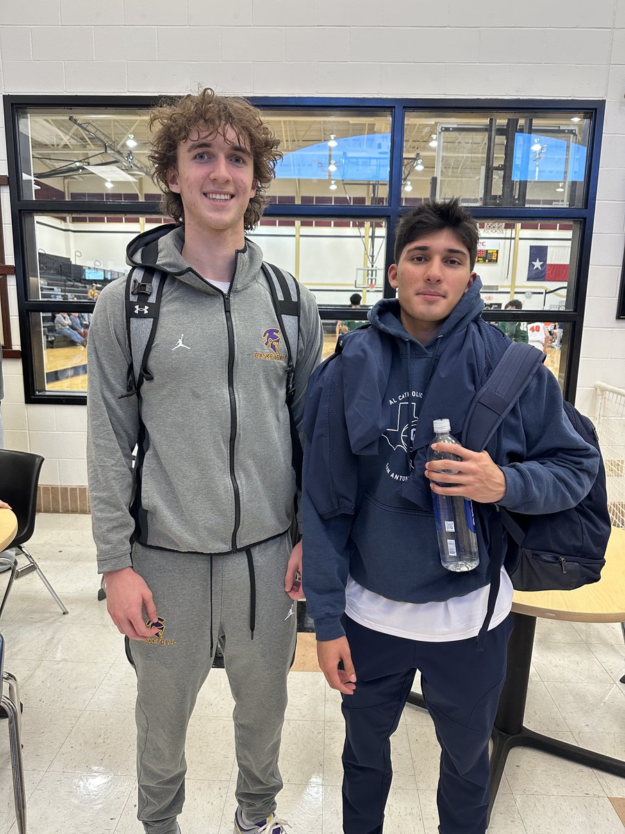 Hoops & Highlights tweet media