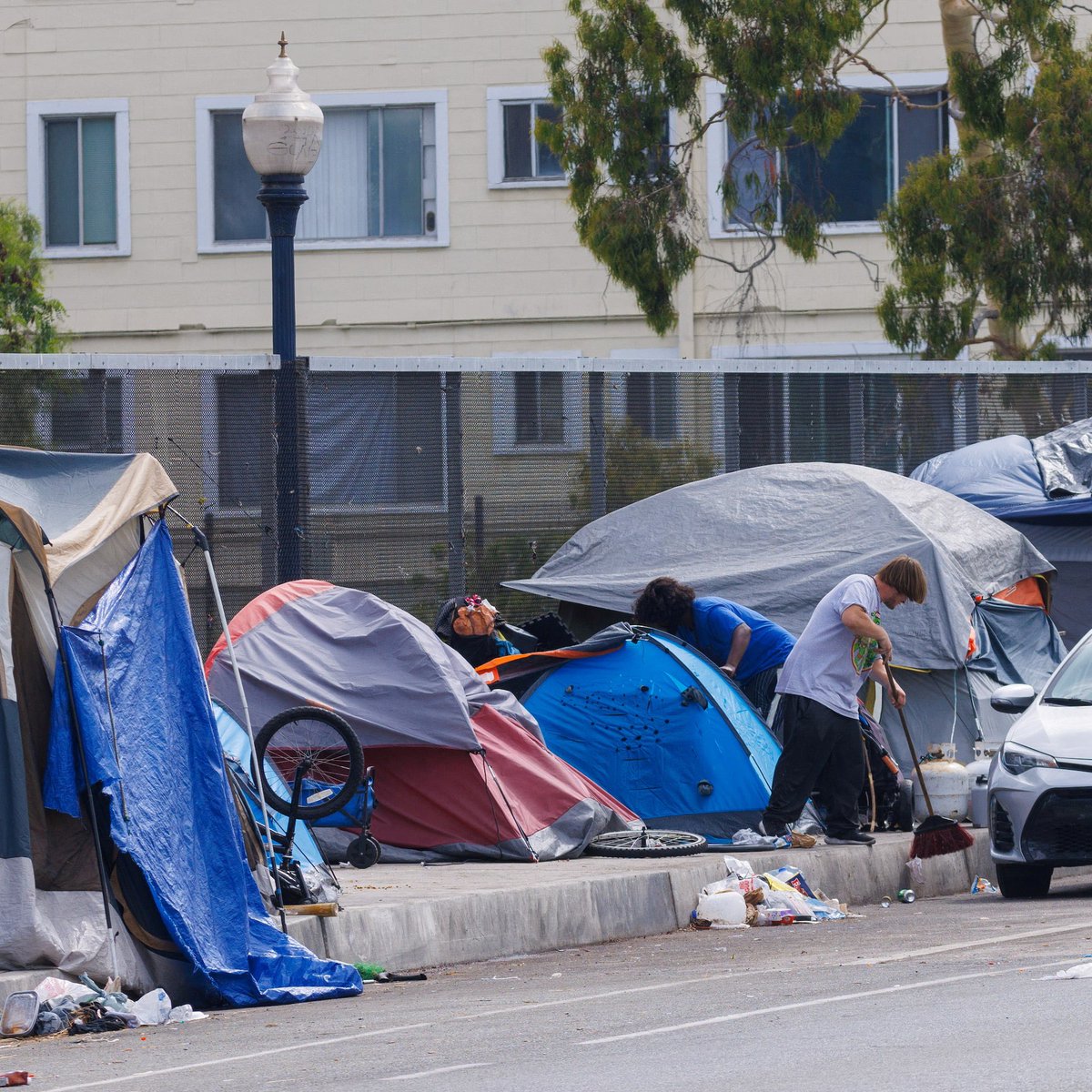 Rome, 330:                   USA, 2025: