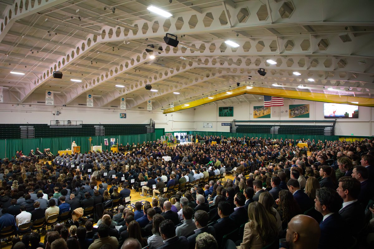 SienaSaints's tweet image. An amazing outpouring of love

A tribute befitting a hero

We love you, Coach Gleason 💚💛