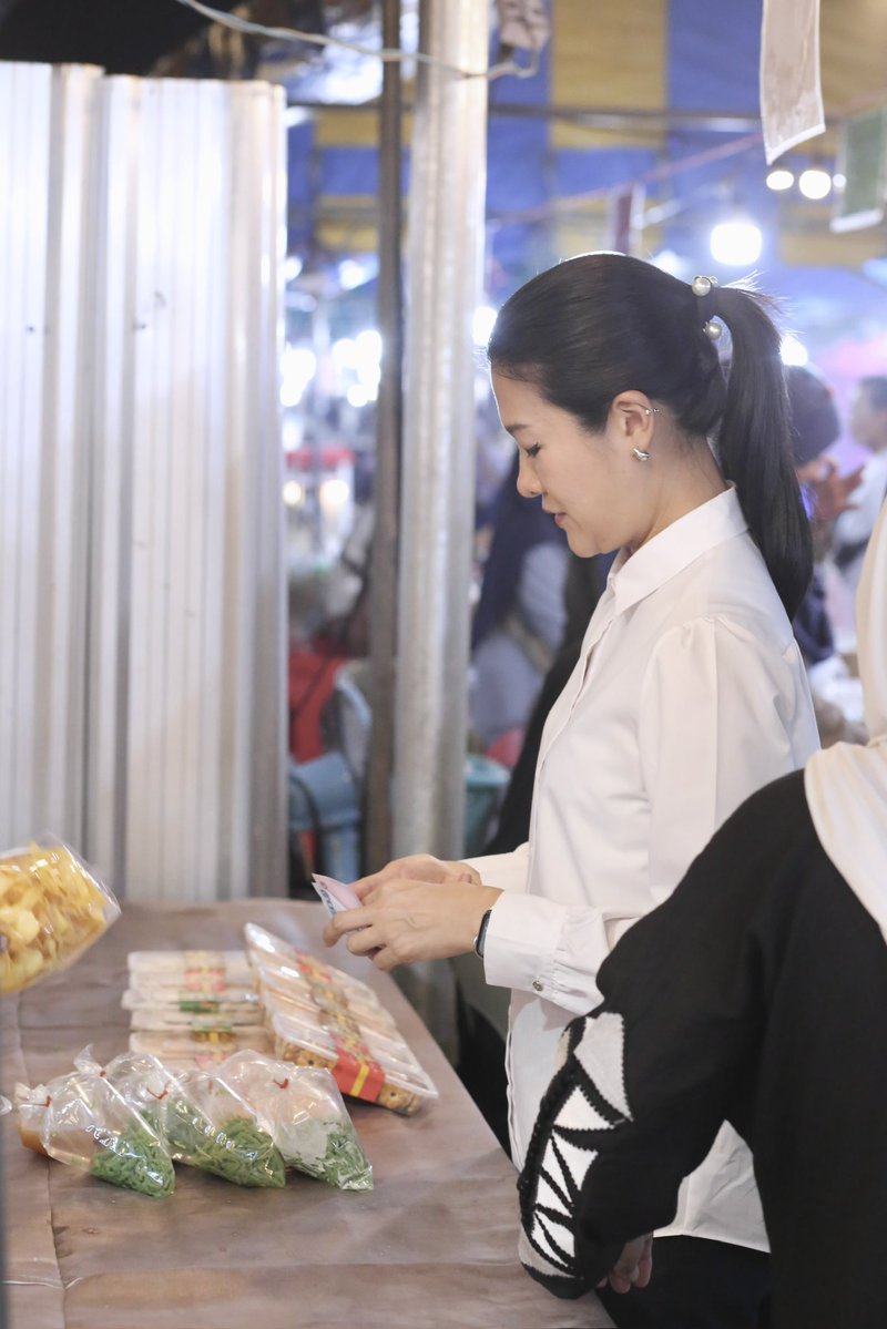 (6 ธันวาคม 2568) สส.ดร.ธีรรัตน์ สำเร็จวาณิชย์ สส.กทม.เขตลาดกระบัง

ร่วมงานรวมน้ำใจสู่ศาสนดำรงวิทยา ครั้งที่ 34 ณ มัสยิดดารุลมุกีม เขตลาดกระบัง กรุงเทพ 

#ธีรรัตน์สําเร็จวาณิชย์ #ลาดกระบังต้องธีรรัตน์