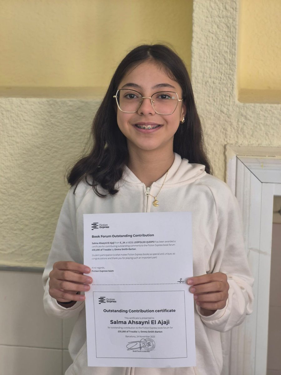 ieslqueipo's tweet photo. 📚 ¡Enhorabuena a Salma Ahsayni (3ºA)!
Premiada por @FictionExpress por sus aportes al foro del libro £50,000 of Trouble 🏅
Ha sido invitada a un encuentro virtual con la autora Emma Smith-Barton.
¡Orgullo del Queipo! 💛📘
#IESLeopoldoQueipo #FictionExpress #LecturaActiva https://t.co/w4hcUogZ6S