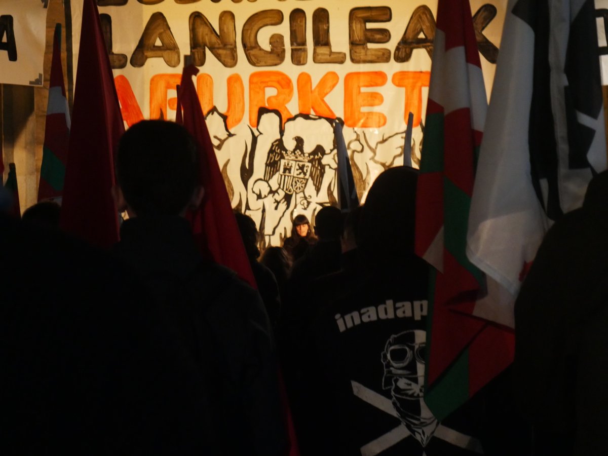 "Argi izan behar dugu borrokatzea ez dela hautua, zapalketari, ukazioari, zapaldutako nazio baten parte diren langileon azpirazioari aurre egiteko beharrezko baldintza baizik." 

EUSKAL HERRI LANGILEAK APURKETA!