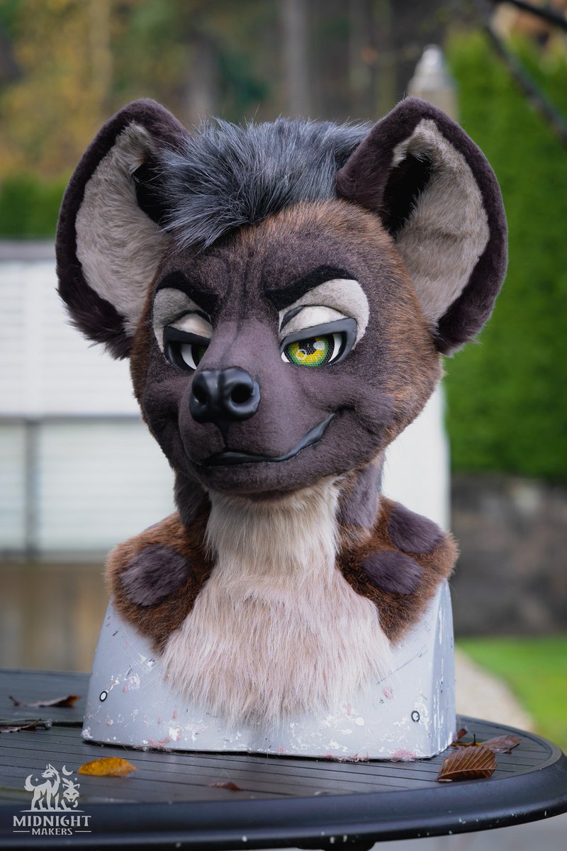 Hyena's really are built like a blunt crayon 🖍️ 

Tokuda's head is complete! Fullsuit soon to follow!