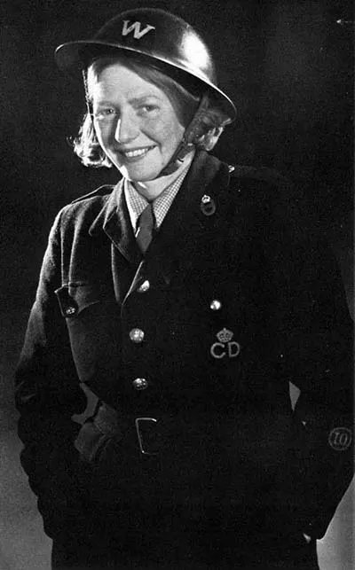 A woman in the ARP
6th December 1940: The vital role of volunteers and full-time staff in the Air Raid Precautions organisation is now more appreciated
#OTD in #WW2 #History 
open.substack.com/pub/ww2today/p…