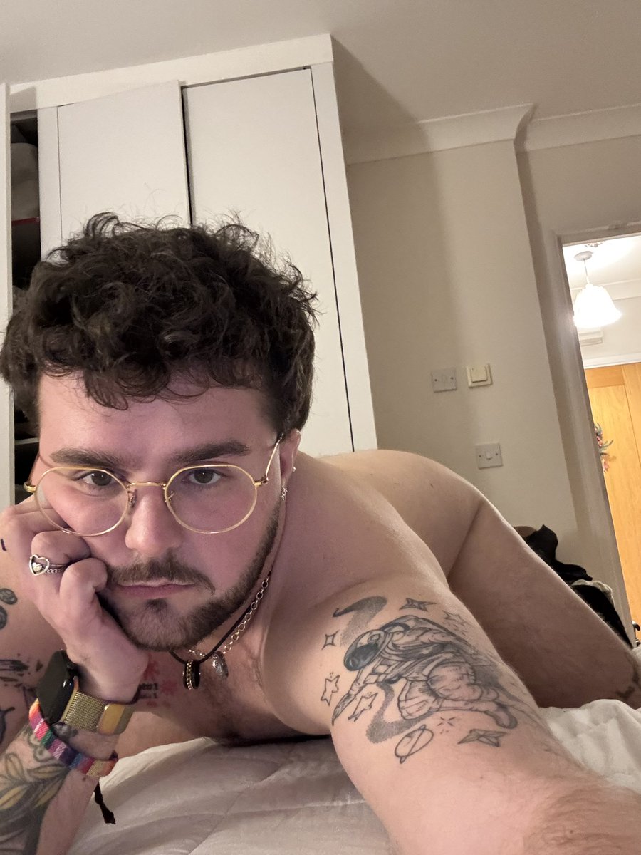 key ⚧︎ $8 JFF tweet media