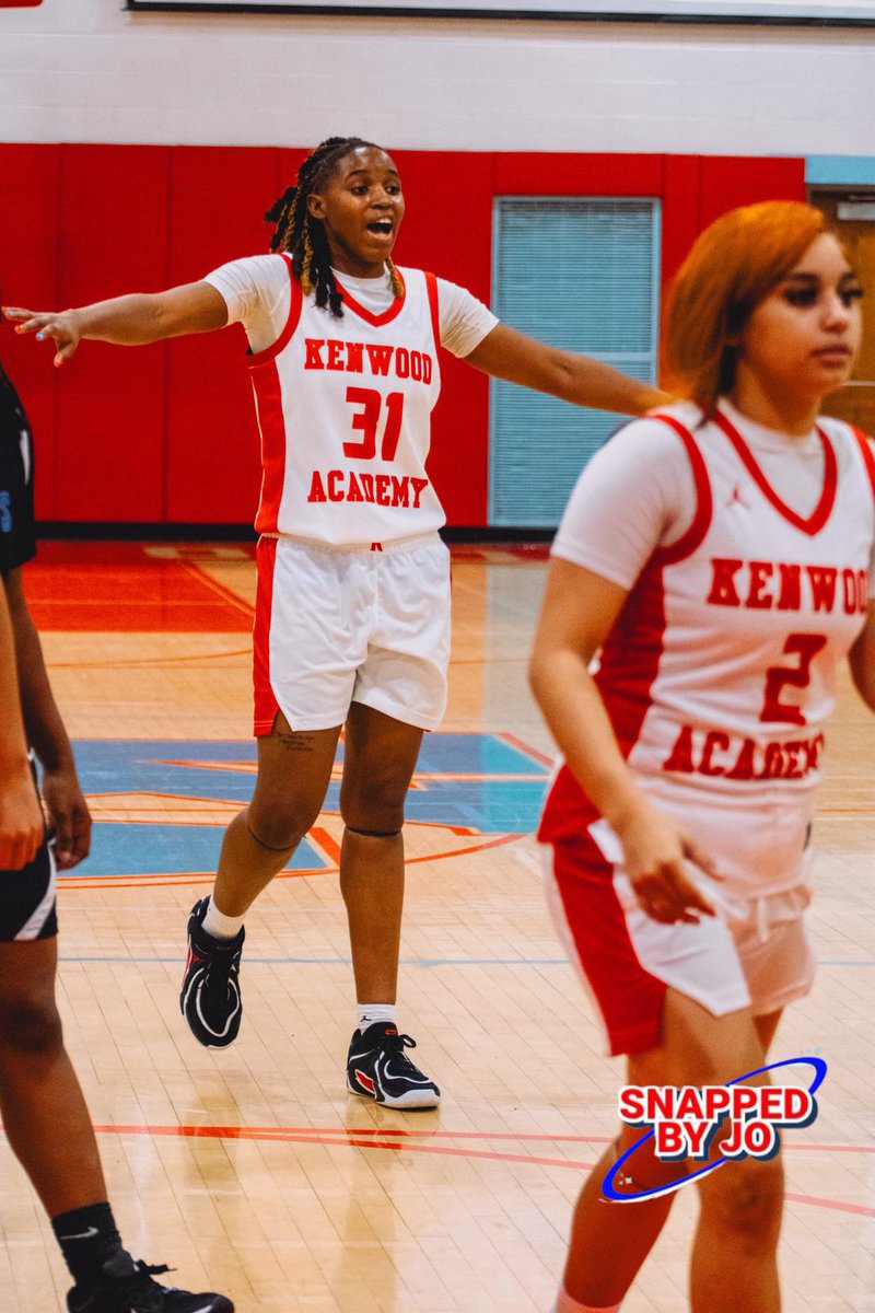 DarryelleS31's tweet photo. Senior season 🏀✍🏾 Lady Broncos 
@BleedGbb ❤️🩵 https://t.co/P6FuTaz45Y