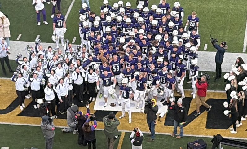 Congratulations to the Class 4 State Champion Kearney Bulldogs on a fabulous undefeated season!