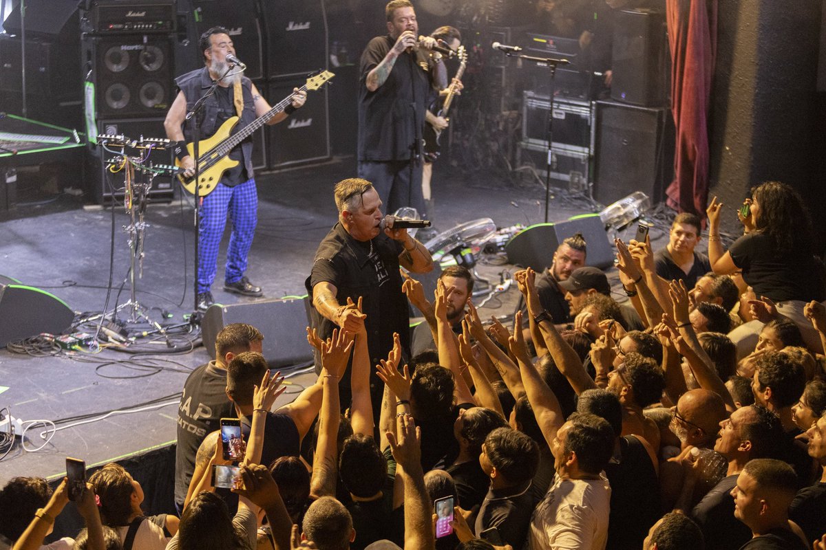 Muchas gracias La Plata! 🇦🇷
Nos vemos hoy en Rosario para continuar con nuestra gira de 30 aniversario 😎🙏
#molotovxxx