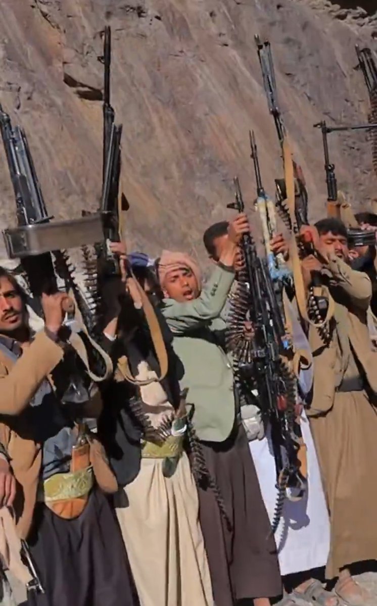 من مشاركتنا اليوم في الوقفه القبلية لقبائل بكيل السواد ...
ما لمسته من واقع حضوري اليوم ومشاهدة "كمن بطل مقدام
على أرض الميدان متسلحين بشتى انواع الأسلحة وأهمها وابرزها "سلاح الايمان"

أدركت ان المعركة محسومه عندما ترتبط بالثقه بالله. وعند مقارنة هولاء الشُمخ الاباه... بحشرات