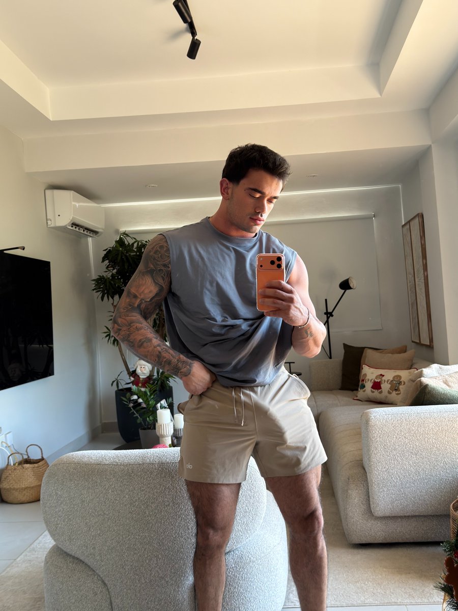 Retweet if you’re 🏳️‍🌈 too