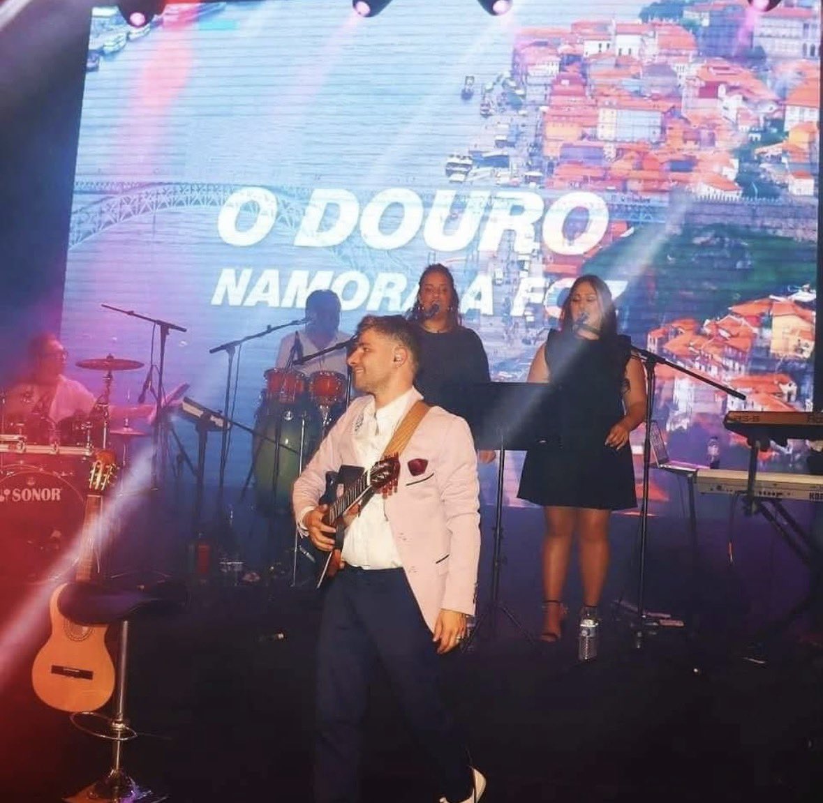 🎸 “Onde há música, há vida.”