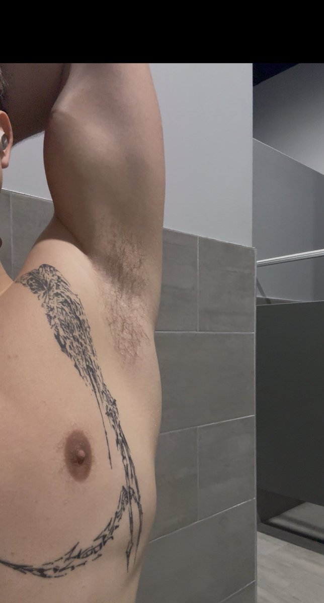 ZeeTheHound's tweet photo. Sniff sniff f4gs. 

Who’s gonna lick my stinky sweaty post gym pits. 
DMs always open. Send me $ for quicker responses https://t.co/W9qFwpxn8M