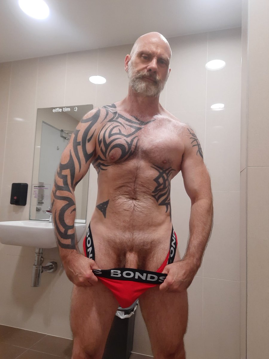 Muscle Steve tweet media