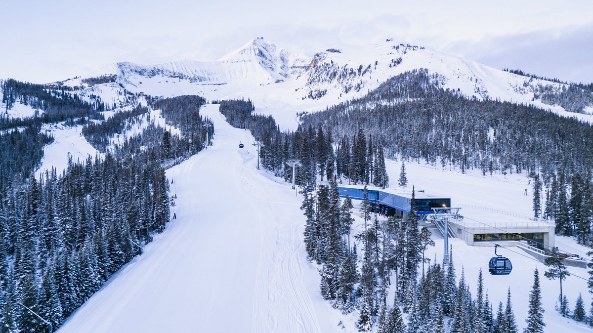 Full winter vibes at Big Sky Explorer Gondola