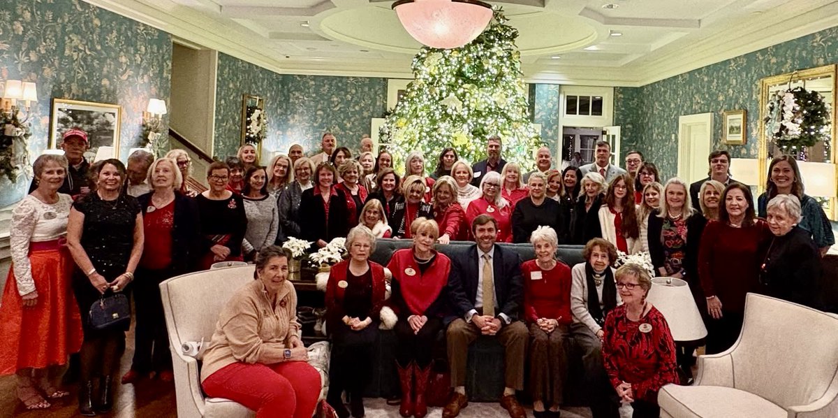 LukeFarleyNC's tweet image. ‘Tis the season…to visit the ladies of the Lower Cape Fear Republican Women’s Club. Great seeing a few Republican men too, like my friends @danescalise and @JohnHinnant.