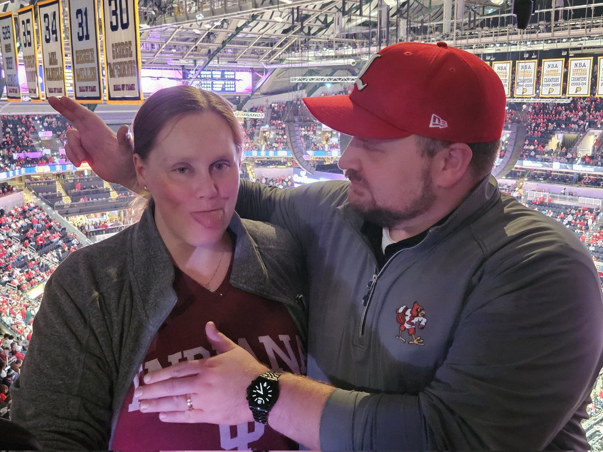 TheGilpatrick's tweet image. House divided, but one of us is having fun #GoCards