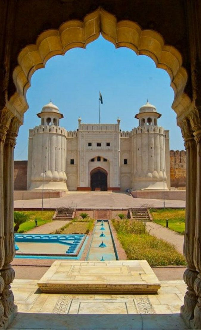 EVERY SUNRISE BRINGS A NEW CHANCE TO SHINE...!!!!

GOOD MORNING..!!!!