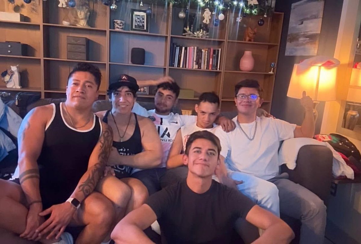 Alexisbisexual tweet media