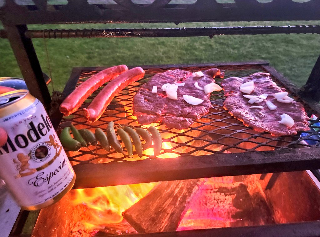 Boxing,MMA, Modelos, and Carne Asada, ngl it feels like summer out here in the big CA 👊🔥🥩