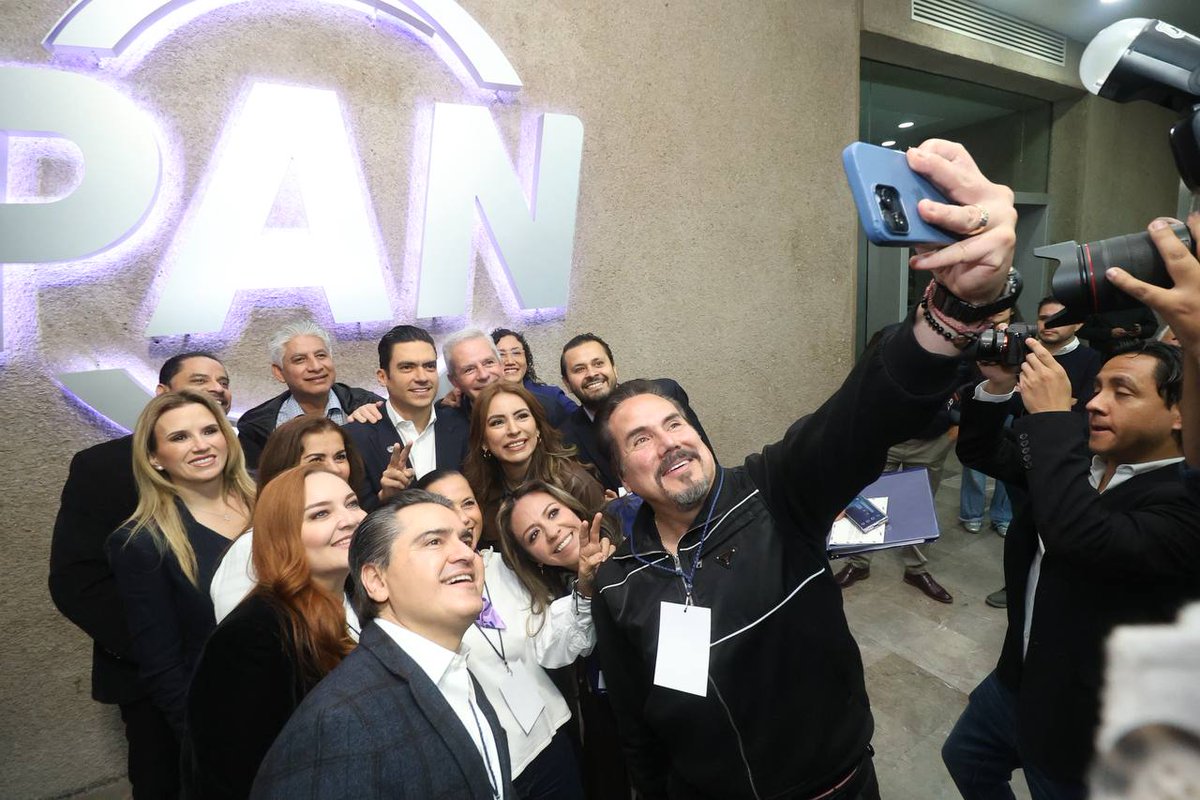 Este sábado quedó instalado el Consejo Nacional 2025–2028 de Acción Nacional.
Con la fuerza de nuestra historia y la responsabilidad del presente, reiteramos nuestro compromiso con las familias mexicanas, con la patria y con la libertad.

#NuestraCausaEsTuFamilia