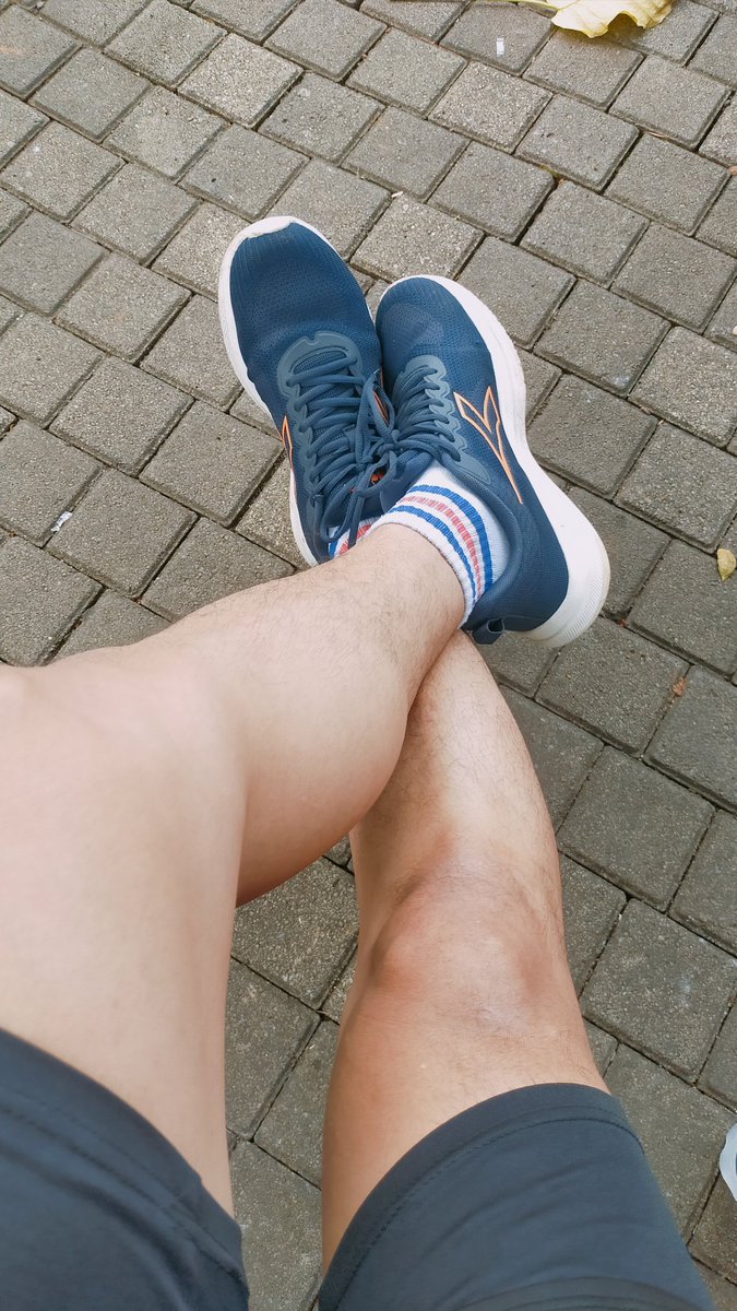 RyoKha's tweet photo. Istirahat dulu setelah 7km muterin GBK #runtime #exercise https://t.co/4sKJC6iYmc