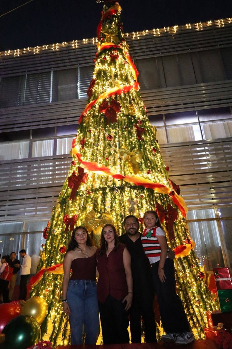 COMIENZA LA NAVIDAD EN LA ASE CHIAPAS

En un ambiente de cordialidad y unión, todas y todos quienes colaboramos en la Auditoría Superior del Estado nos reunimos en torno a nuestro Árbol Navideño para dar inicio a las fiestas decembrinas.

#ASEChiapas #NavidadEnFamilia
