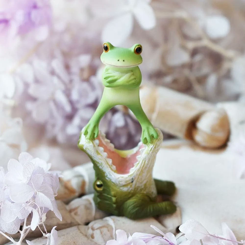 海福雑貨通販部の【雑貨】に、オブジェ「カエルとワニ」を1点再入荷しました！
umick.shop-pro.jp/?pid=129675329