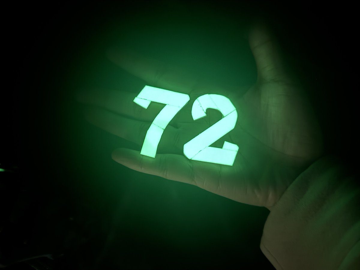 メギライ楽しみだから、既製品を組み合わせてちょっとメギドっぽい小物