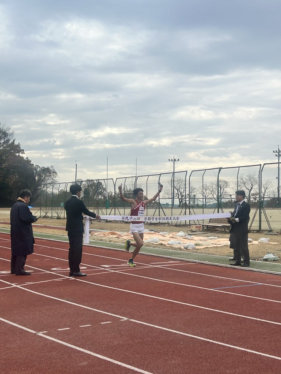 inficaak's tweet photo. 【#92京都駅伝】
優勝は立命館大学です！
速報タイムは2時間11分46秒です。
この記録は大会新記録です！ https://t.co/9F2sIknYxc