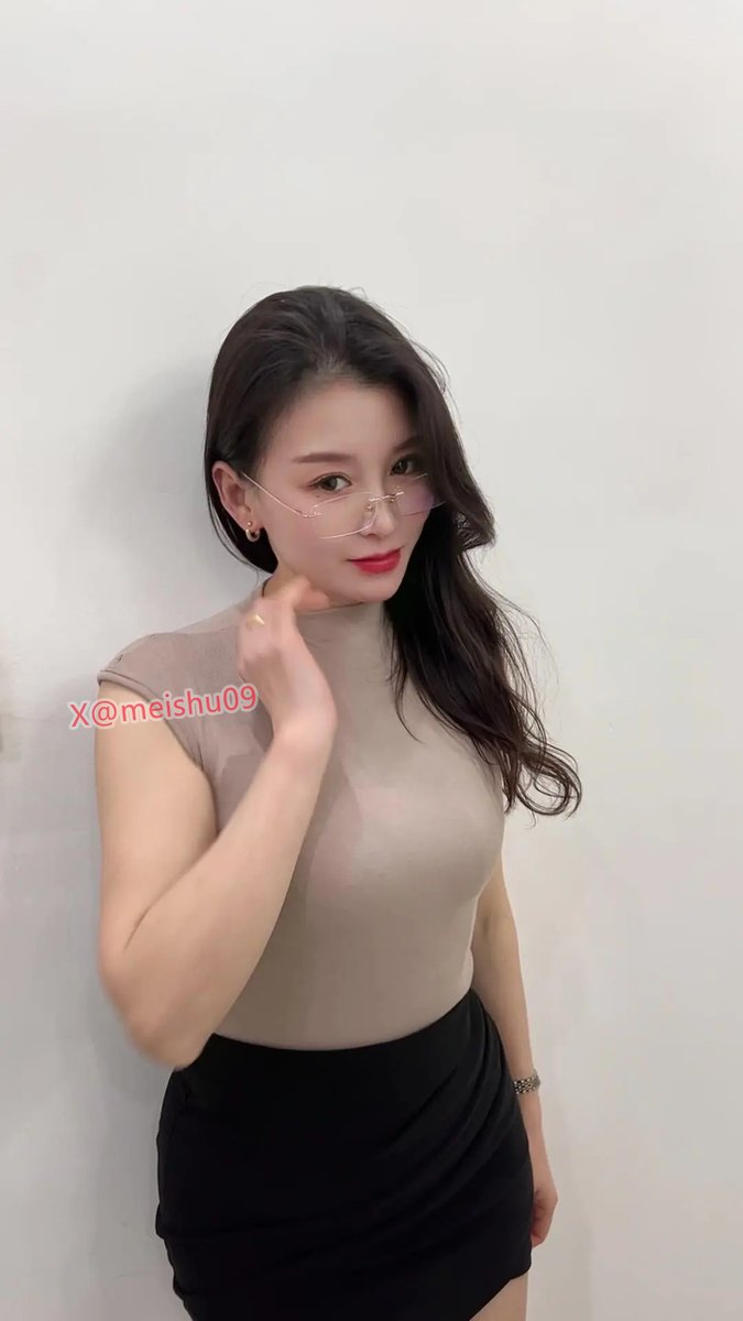 我们都会再错的时间遇到一个很爱很爱的人，有的兜兜转转还是会走到一起，但是有的错过了，就是错过了。 https://t.co/nai6iSk89m