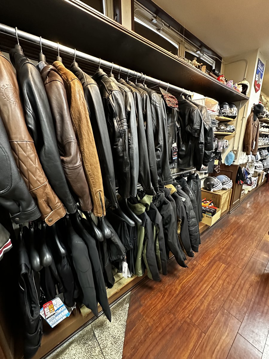 バイク用品は秋田のバイク屋さんで 「売ってないー！」ってよく言