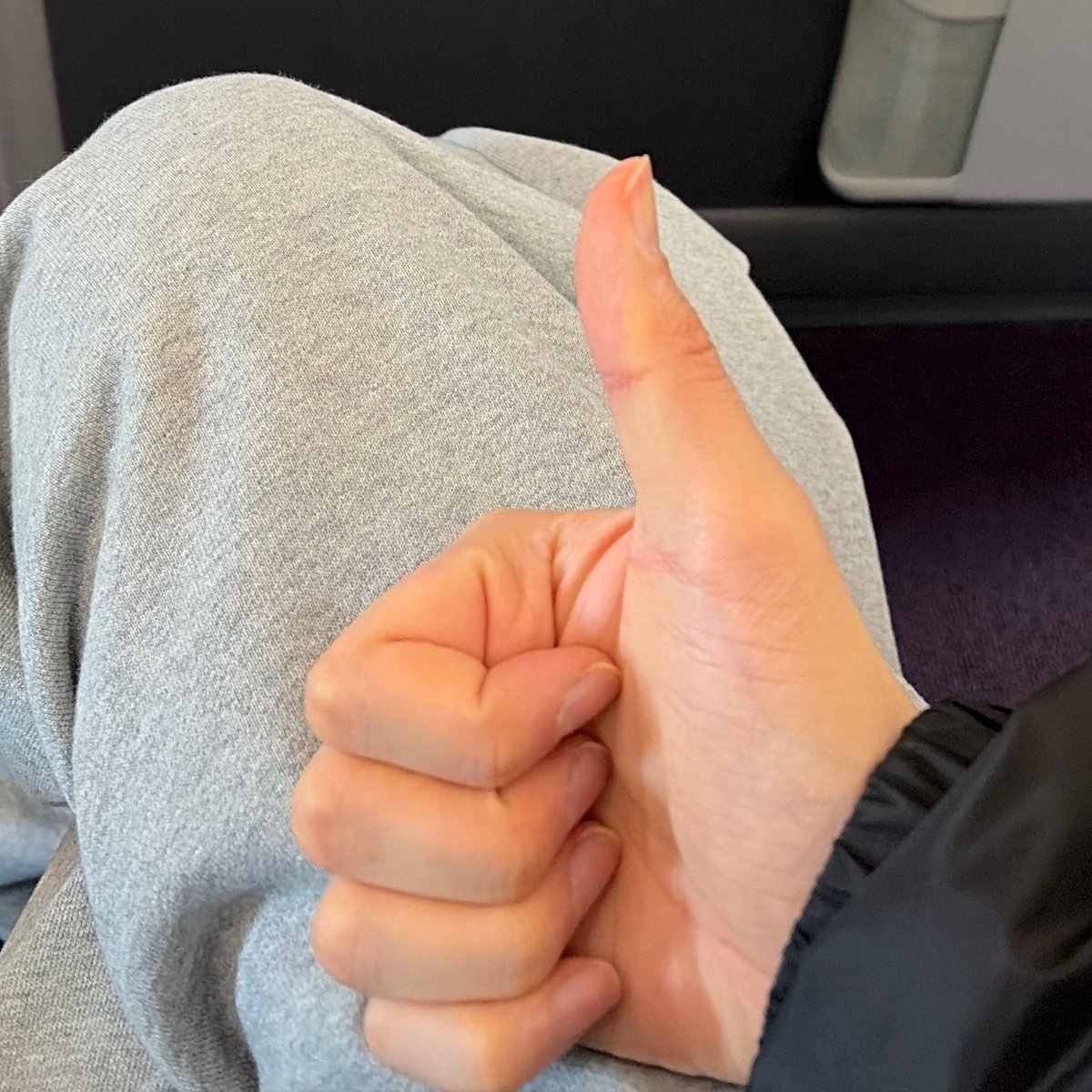 백현이 엄지척사진 보내는거 귀욥따