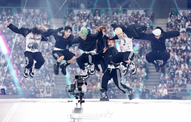 *.❤︎ Haru ❤︎.*ページ NEXZ #넥스지 #HARU 飛んでる高さが毎回揃ってるのもすごいんだけど