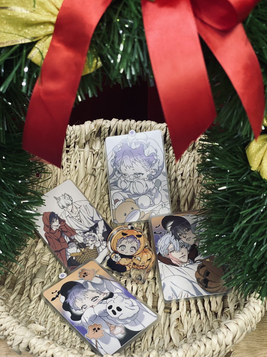 *screaming** 
Finally, I got the family "Yirim Red riding hood" 🥹🥹🥹 in the season of Christmas Fes 😍 Look! How beautiful they are 😭😭😭 
Thanks the author <a href="/clear_pond_/">청연/淸渊</a> for working hard and tobe warm to all fans of #SurgeTowardsYou ♥️