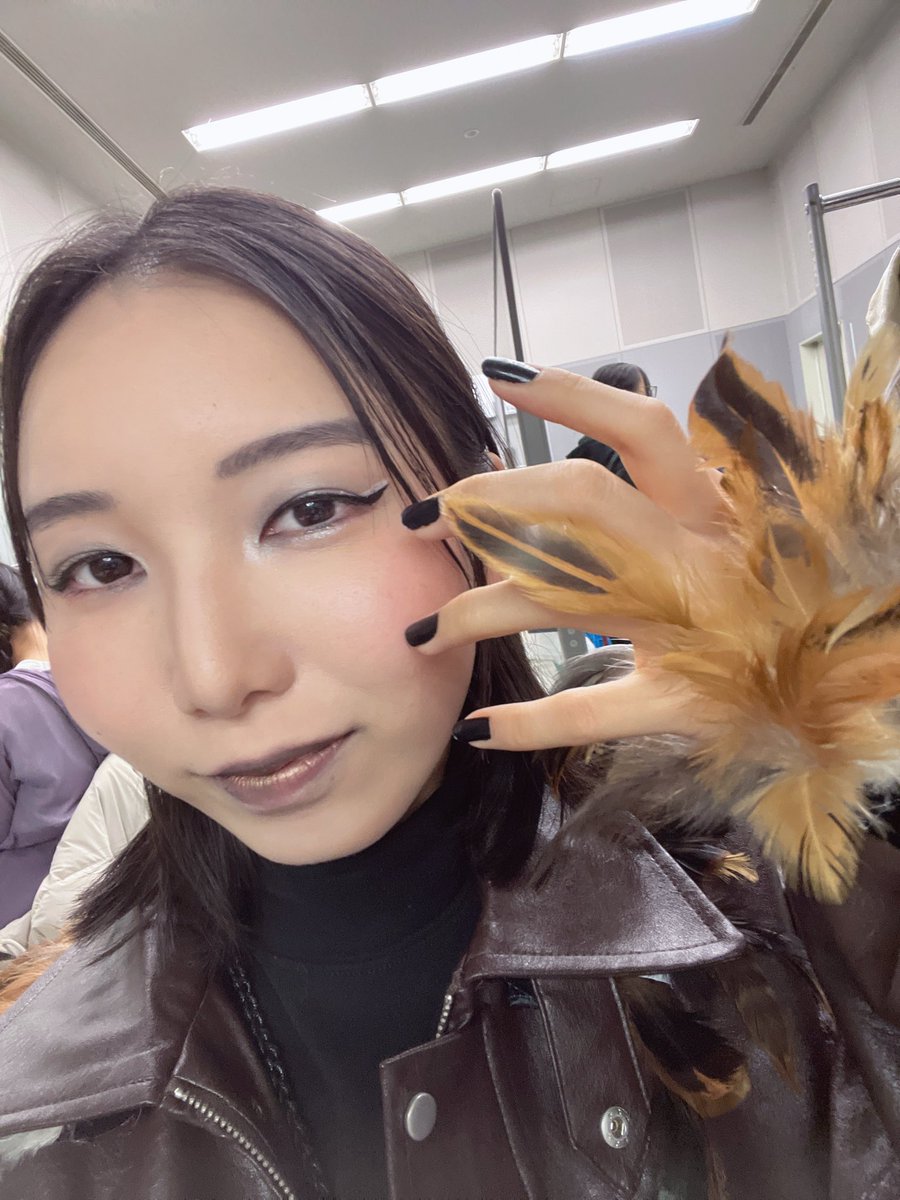 tabusasatsuki's tweet photo. 楽日です〜!
ネイルで気合いを入れ直して、いざ🔥
残り2ステージ、当日席ございますのでぜひ観に来てください!!
これが世に言う鷹の爪です(違う)(これがやりたかっただけ)
#よだかぜざ #SSTF https://t.co/JvHzoesj6Z